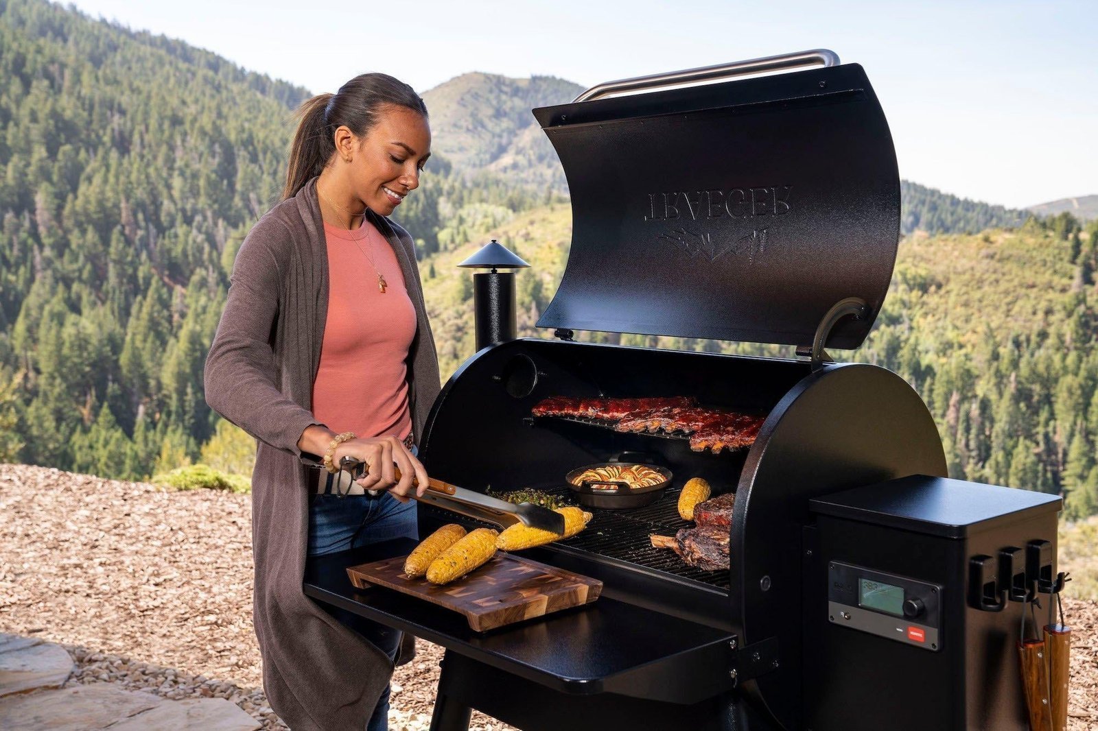 Traeger Black Pro 780 WiFi-Enabled Pellet Grill - Image 12