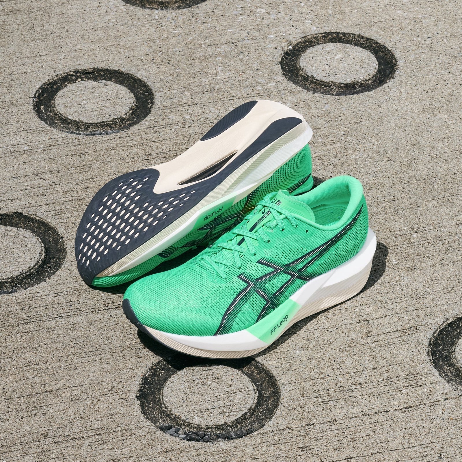 Unisex ASICS Magic Speed 5 - Image 2