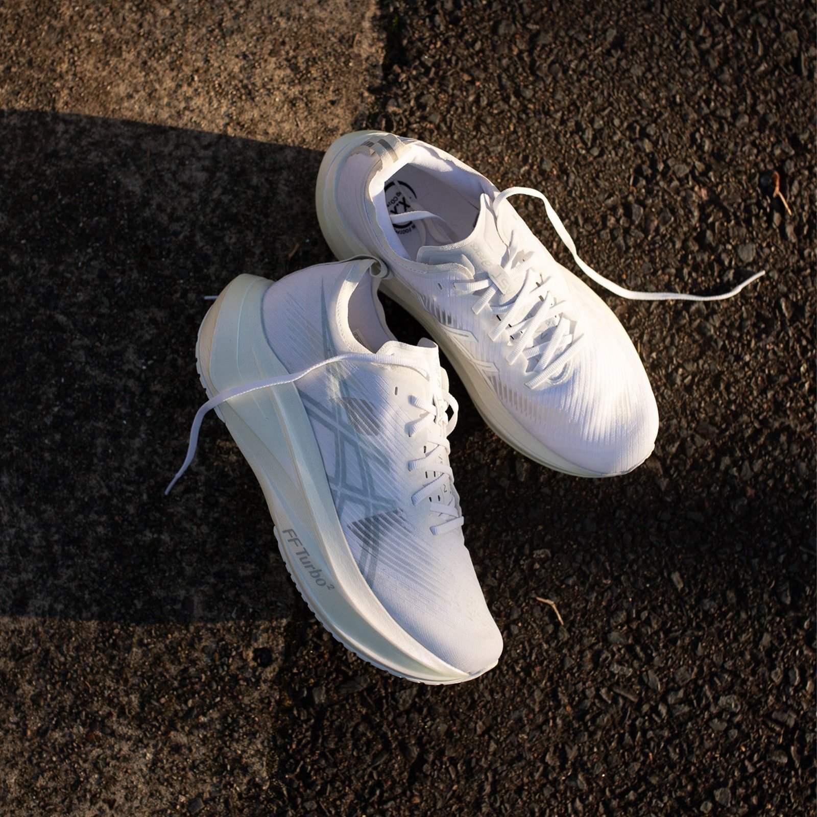 Unisex ASICS Megablast - Image 2